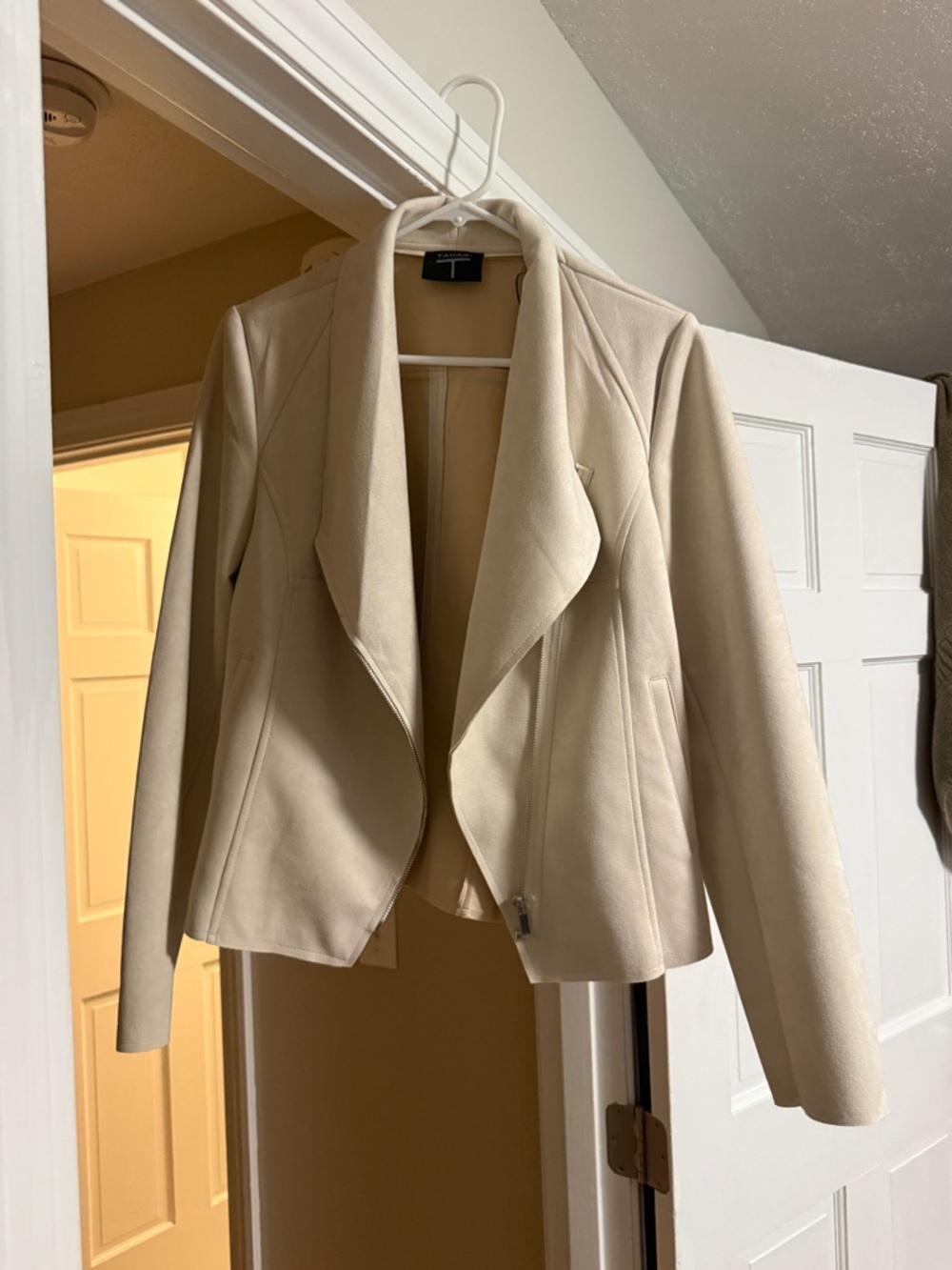 NWT Tahari Beige Open-Front Draped Blazer